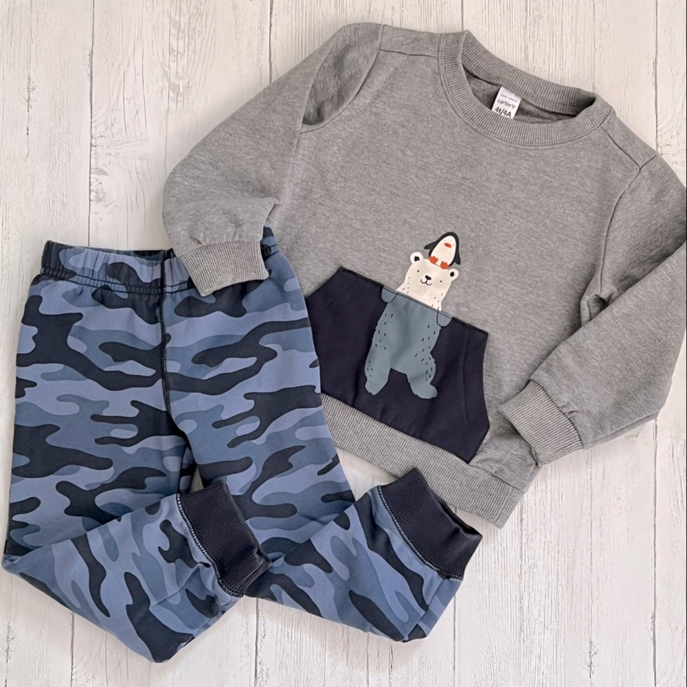 3/$15🌟 Carter’s Matching Sweats Polar Bear Swimming and Blue Camo Pants Size 4T